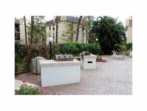 Building Photo - 8433 Forest Hills Dr