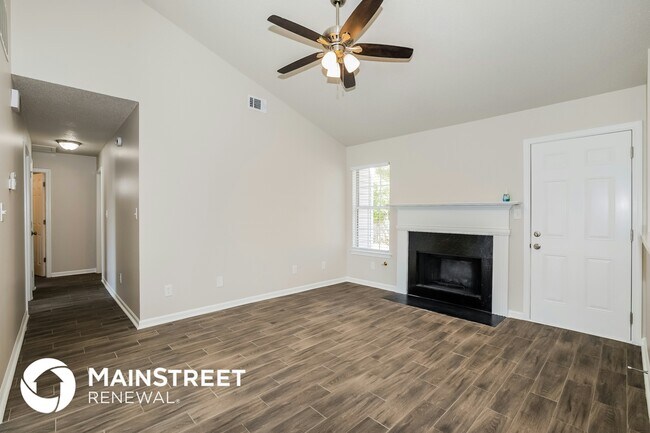 Foto del edificio - 3639 Mosswood Ln