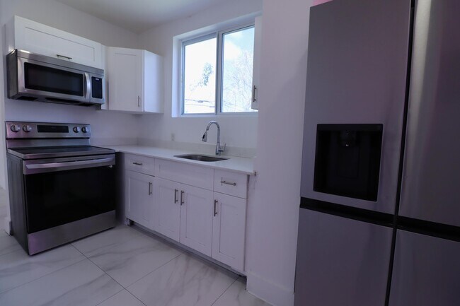 Foto del edificio - 3025 NW 8th Ave