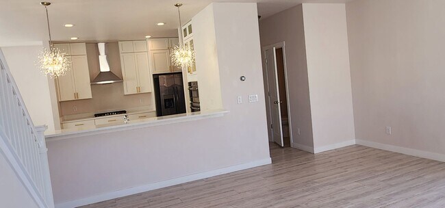 Foto del edificio - Amazing 2 story for rent in Daybreak!