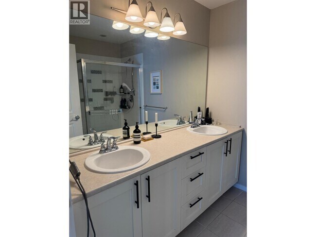 Photo du bâtiment - 3065 Dayanee Springs Blvd