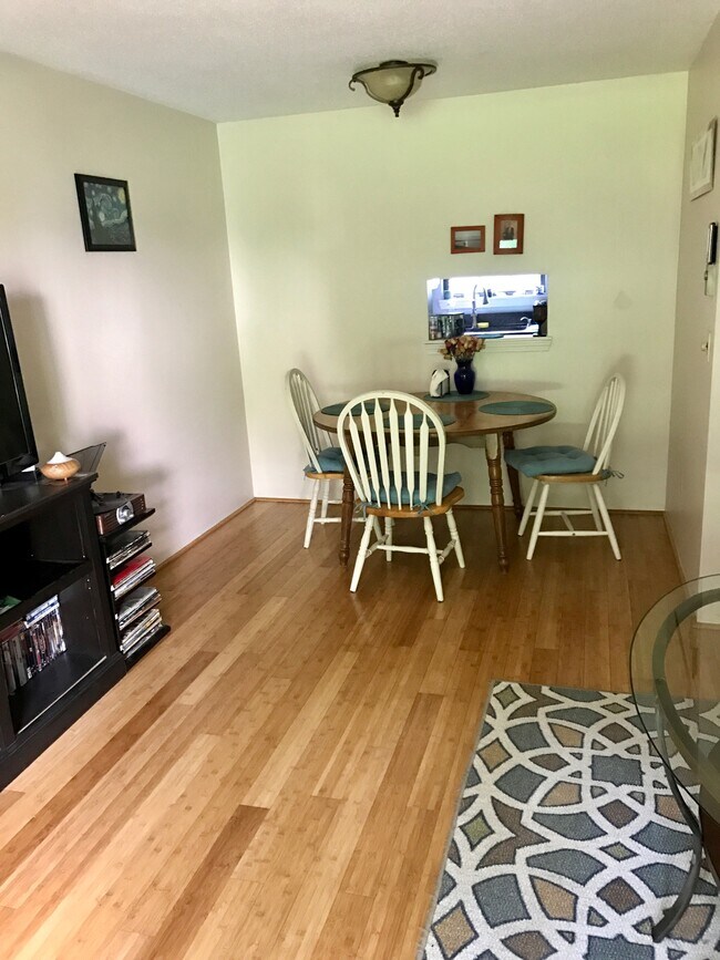 Dining Area - 710 Main St