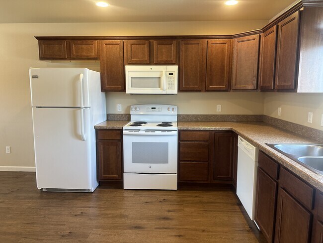 Foto del edificio - 2015 Lake Hills Dr