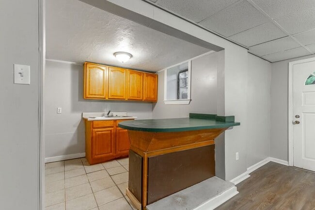 Photo - 518 E Manning St Apartment