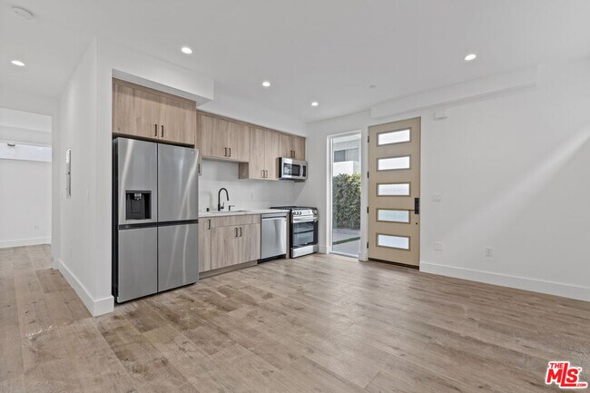 Foto del edificio - 10919 Hesby St
