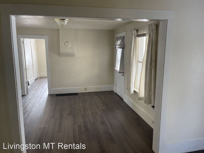 Building Photo - 2 br, 1 bath House - 210 S B St