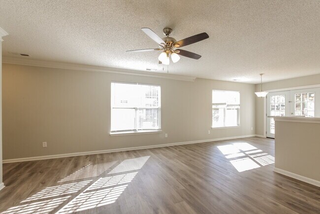 Building Photo - 344 Amir Cir