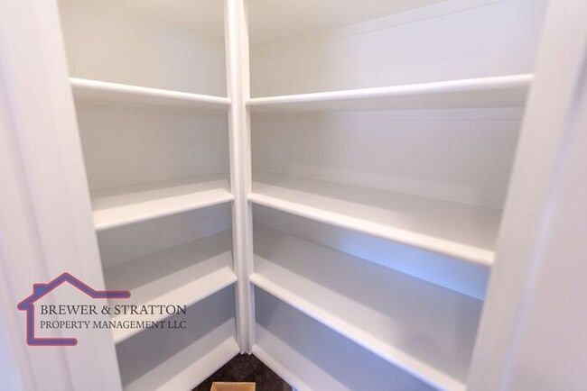 Building Photo - 3847 S 63rd Dr - 4BR, 3BA - S 63rd Ave/ W ...