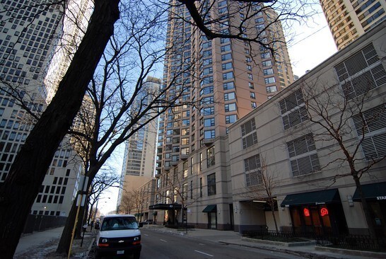 Primary Photo - 401 E Ontario St