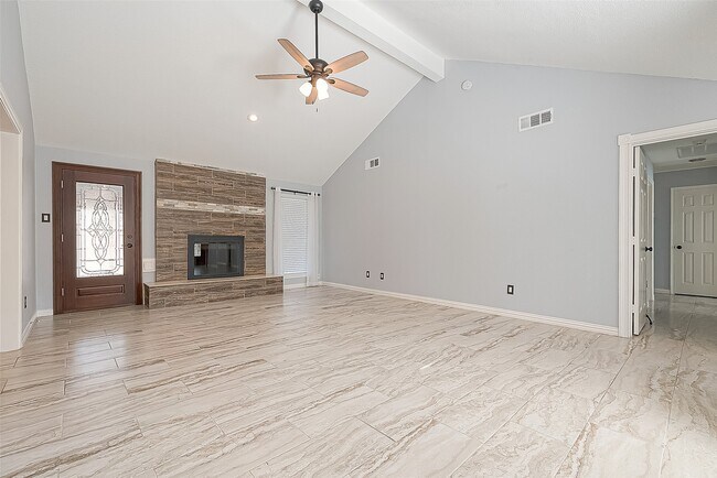 Foto del edificio - 13322 Pantano Dr