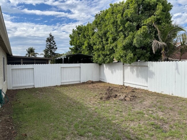 Foto del edificio - One story home in Camarillo's Mission Oaks...