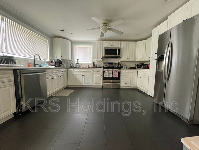 Foto del edificio - 803 E Little Back River Rd