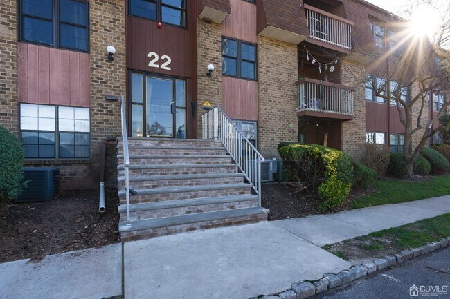 Building Photo - 255 Alpine Way