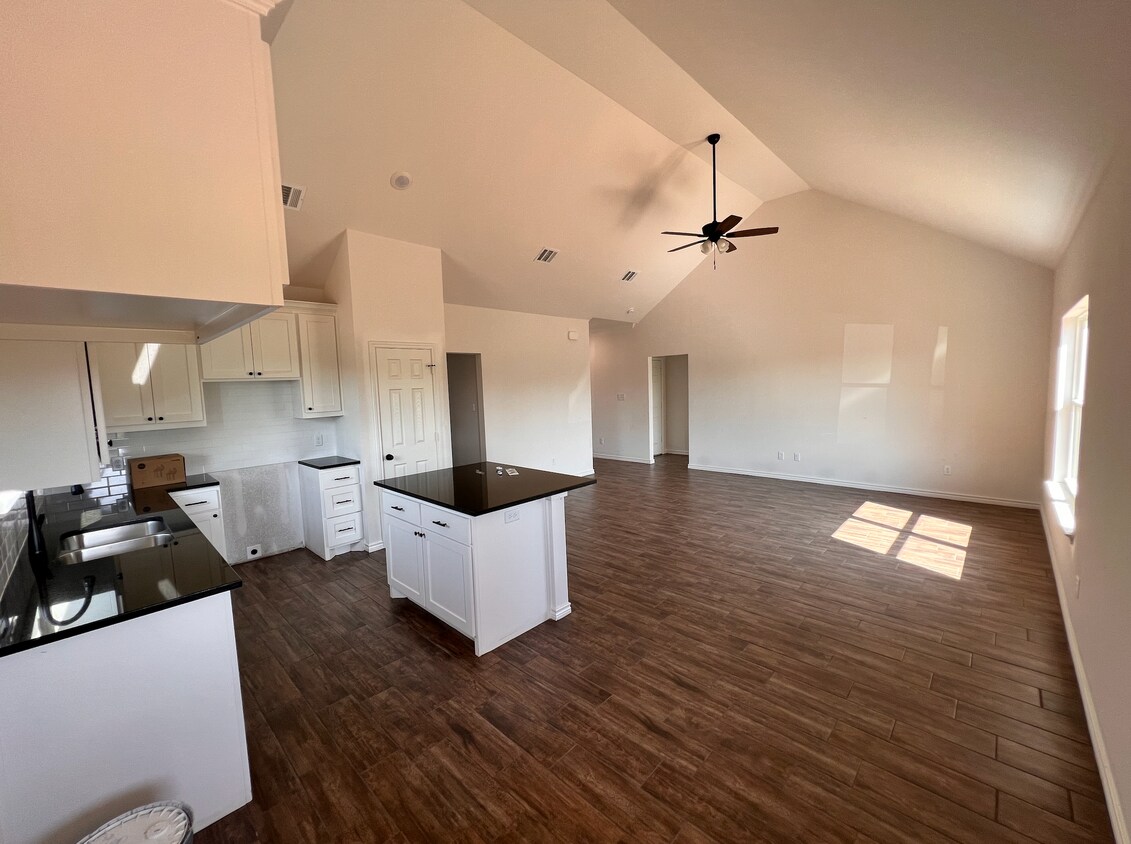 6900 Leonard Rd, Bryan, TX 77807 House Rental in Bryan, TX