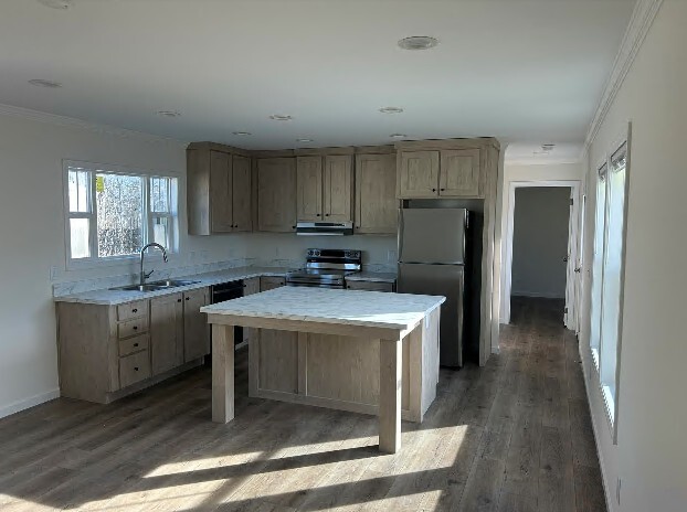 Building Photo - 168 Sides Meadow Dr