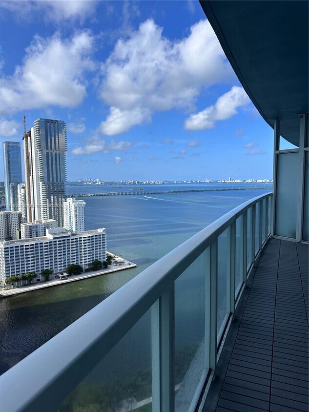 Primary Photo - 1900 N Bayshore Dr