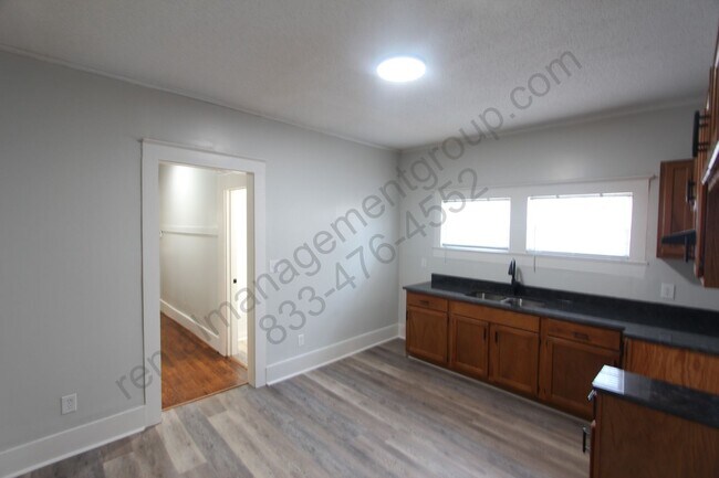 Building Photo - Great Home - 3BR 2BA - New on The Market -...