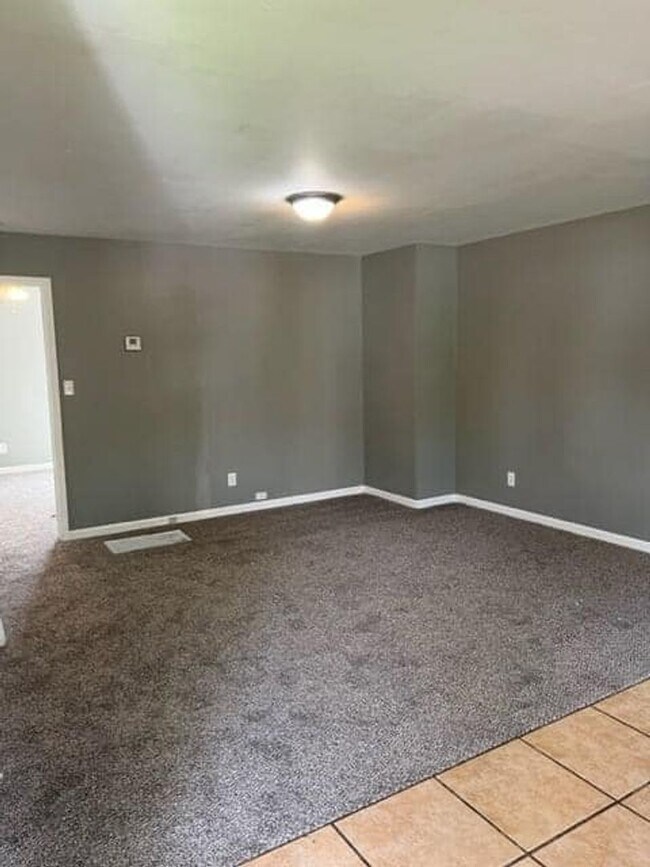 Foto del edificio - 1715 S Linwood Ave