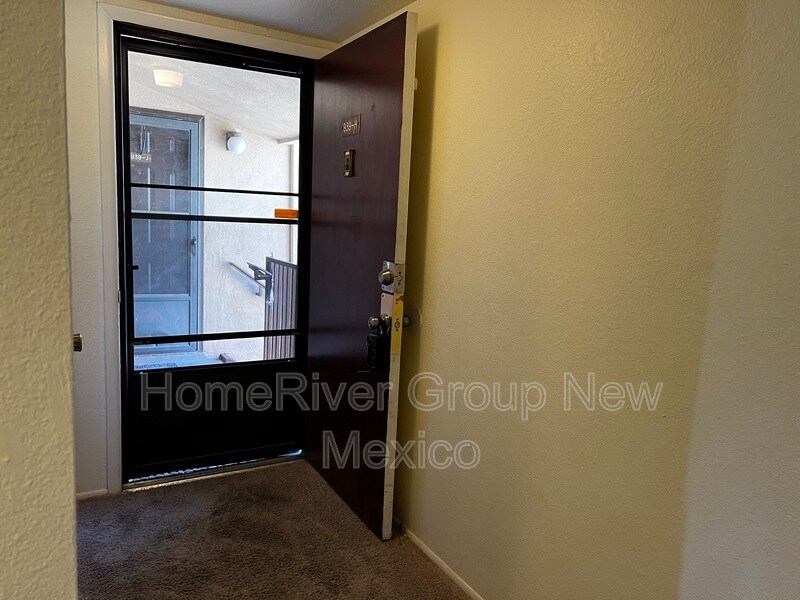 Foto principal - 939 Country Club Dr SE