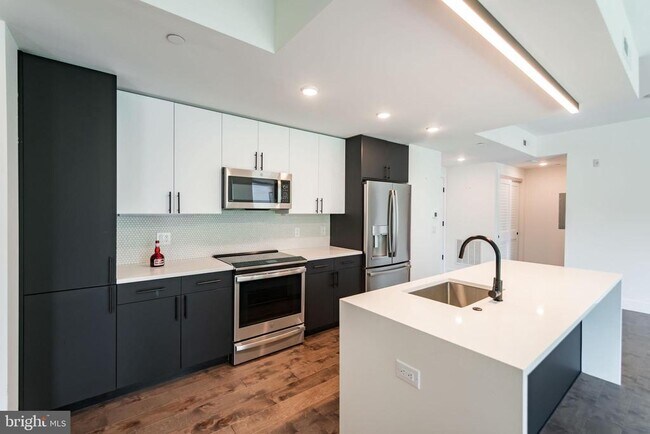 Building Photo - 1501 N 31st St