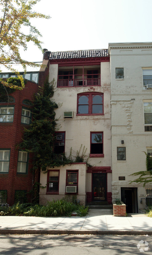 Primary Photo - 1734 Corcoran St NW