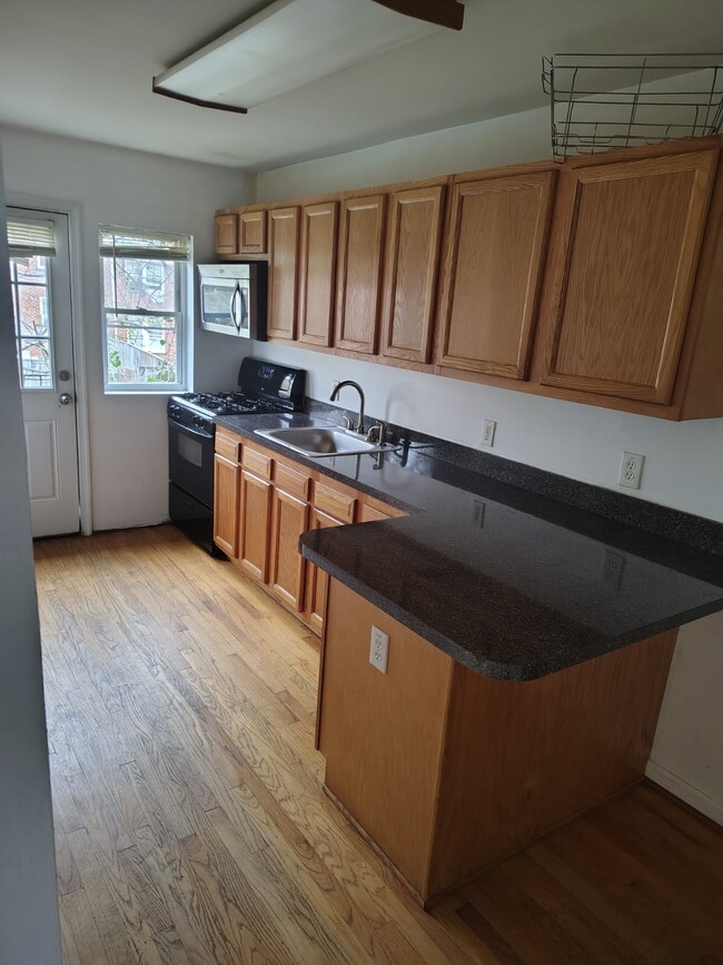 Foto del edificio - 4048 Edgewood Rd