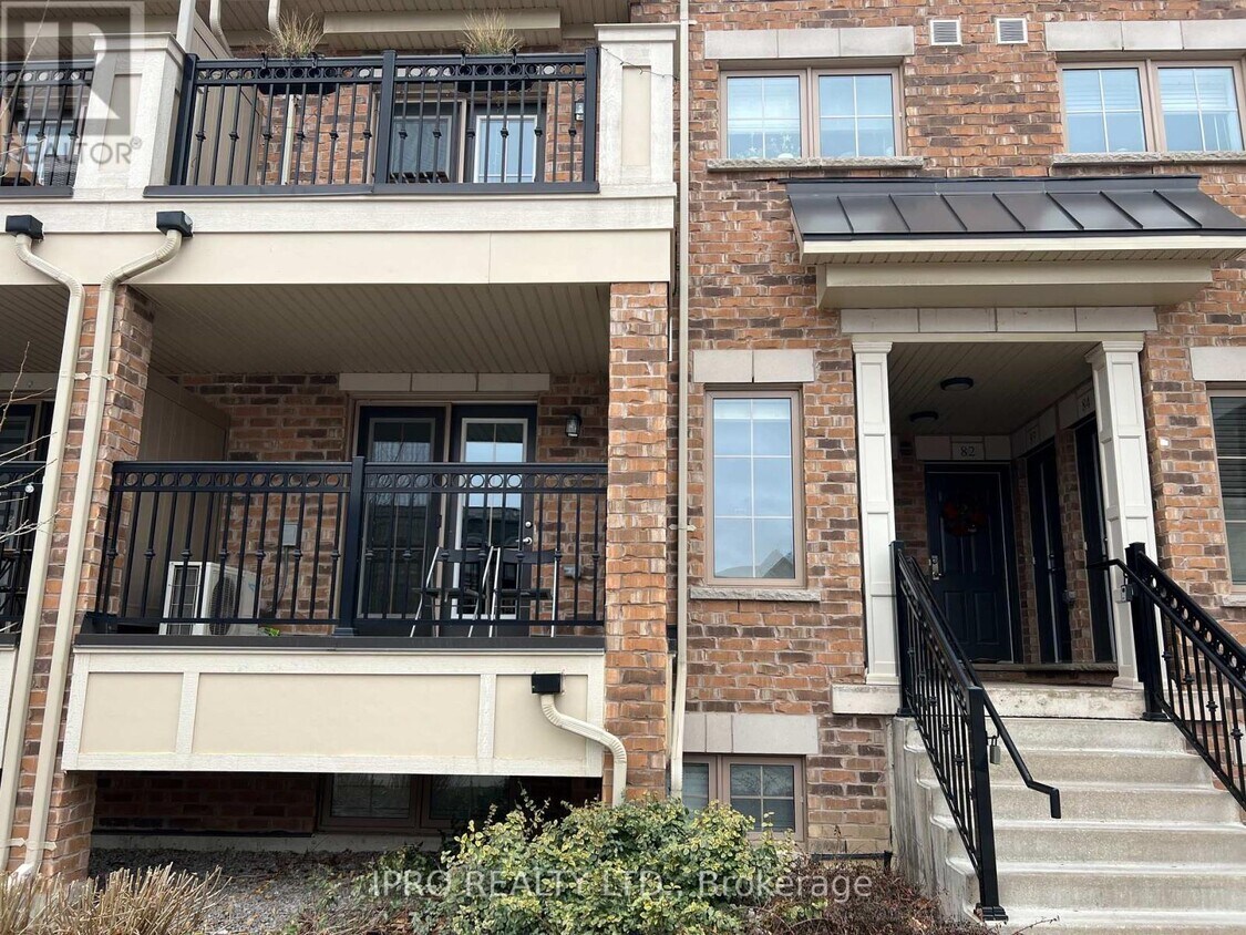 Photo principale - 2441-2441 Greenwich Dr