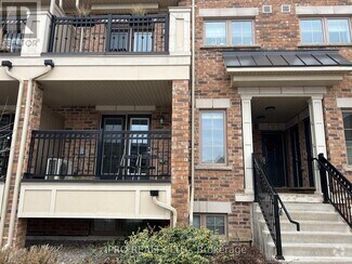 Building Photo - 2441-2441 Greenwich Dr