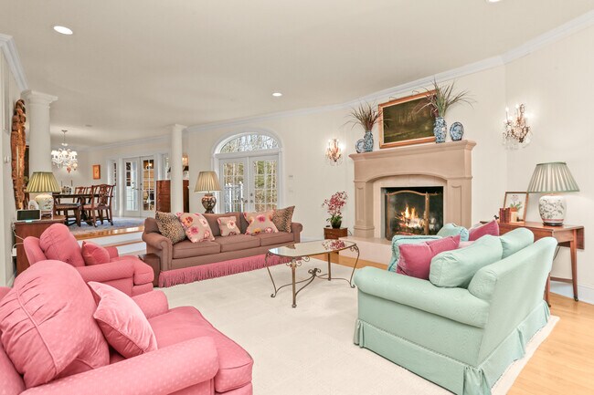 Foto del edificio - 41 Lake Wind Rd