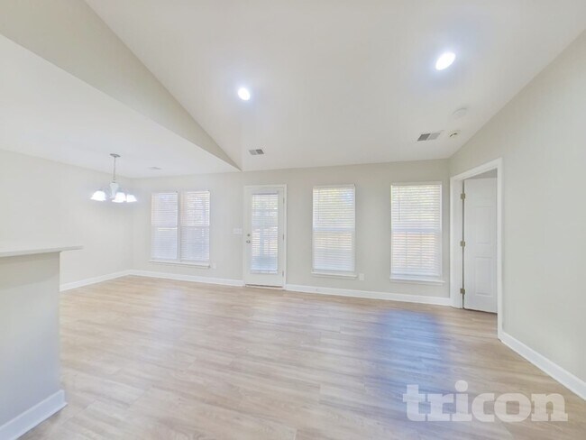 Foto del edificio - 124 Bathurst Ln