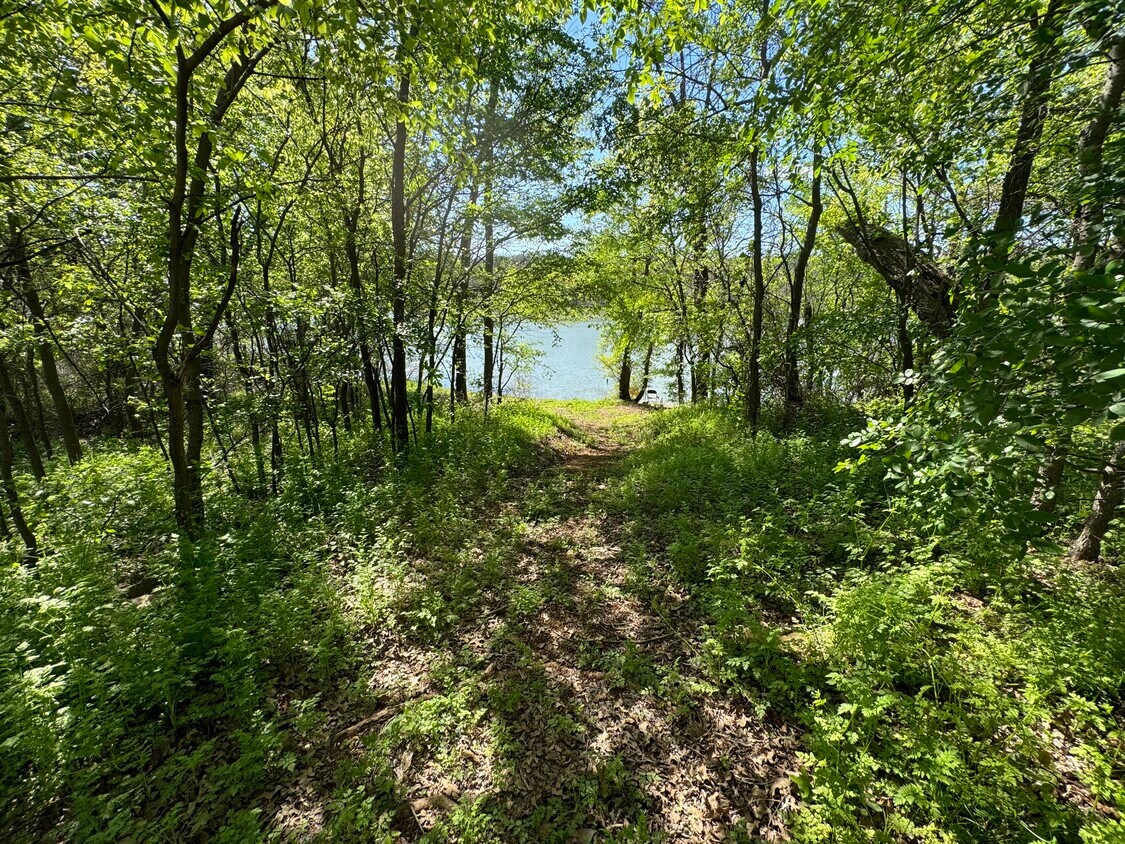 1 min walk to the lake - 213 Folly Beach Dr