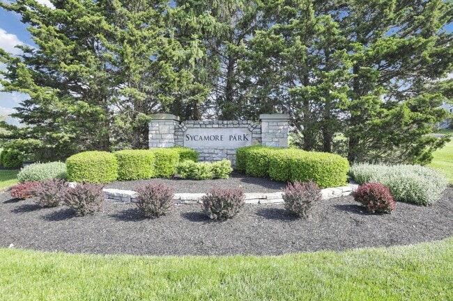 Building Photo - 483 Autumn Ridge Cir