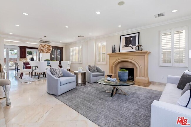 Building Photo - 1471 S Crest Dr