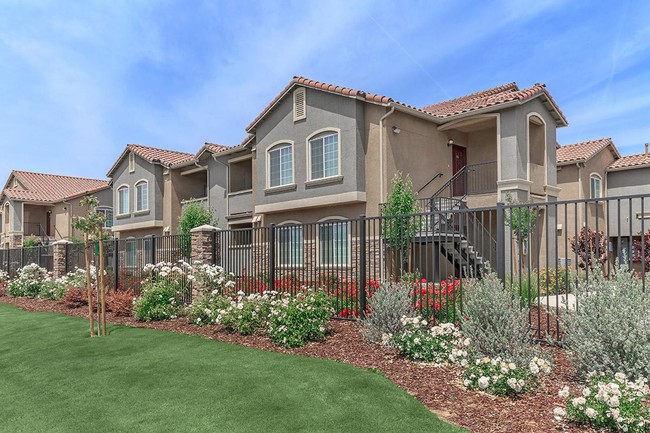 Foto del edificio - Boulder Creek Apartments