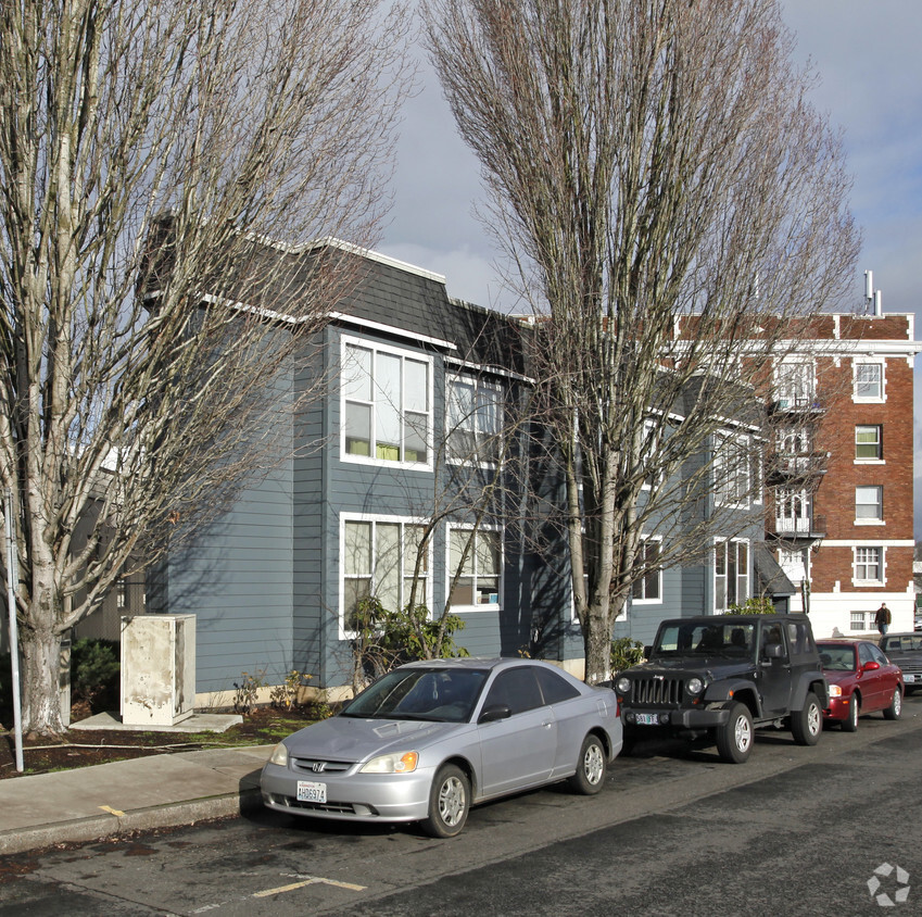 Building Photo - Goose Hollow 5-Plex