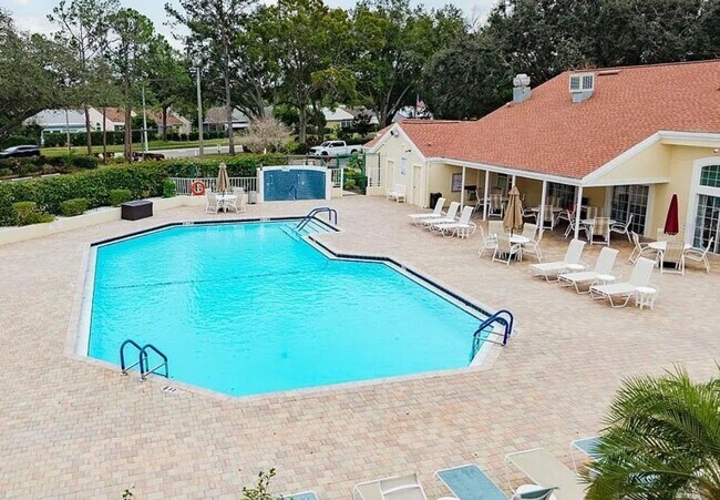 Foto del edificio - 2/2/1 1200sf Villa with Community Clubhouse & Pool... TRASH, LAWNCARE & BASIC CABLE INCLUDED!