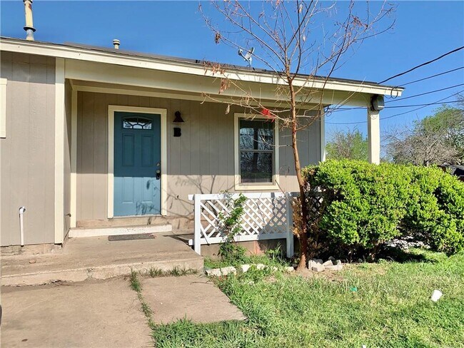Building Photo - 6920 Bennett Ave