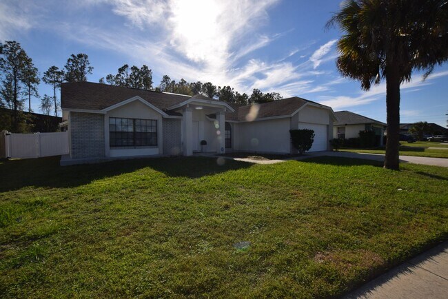 Building Photo - Beautiful 4 bedrooms/ 2baths home with a 2...
