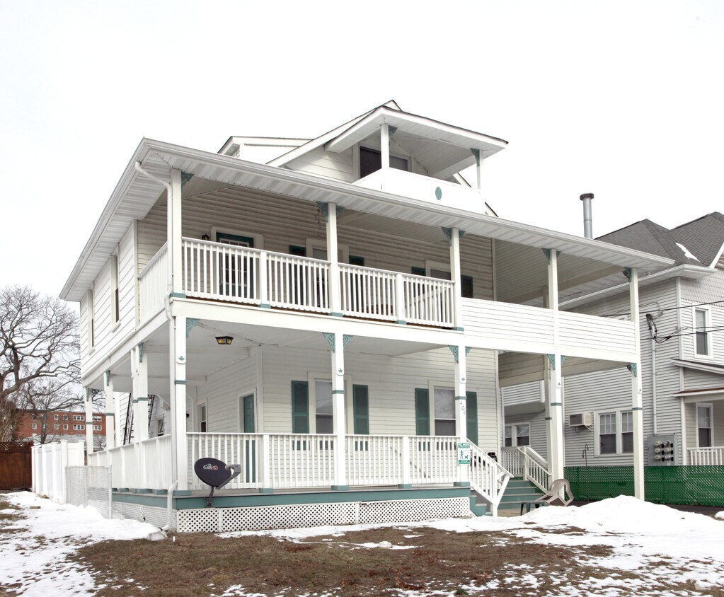 Building Photo - 409 6th Ave