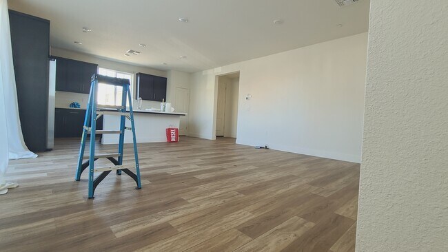 Foto del edificio - 7313 Umberto Pl