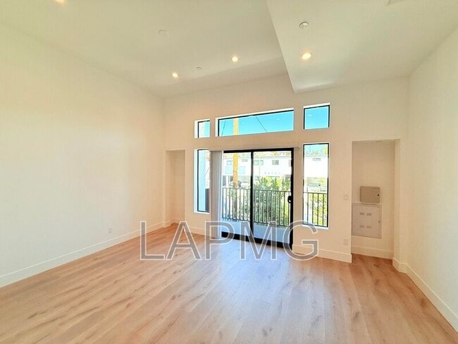 Foto del edificio - 3414 London St