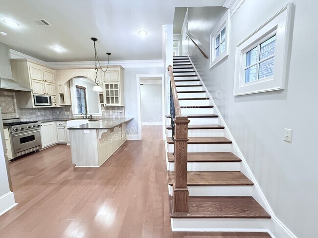 Building Photo - 3BR/3.2BA For Rent