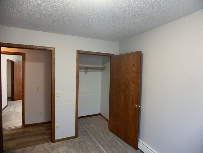 Building Photo - Kaeding Apartments - 337