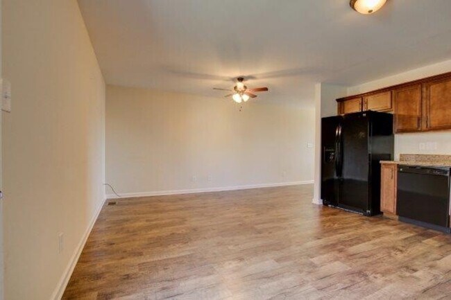 Foto del edificio - 992-D S Ash Ridge Dr