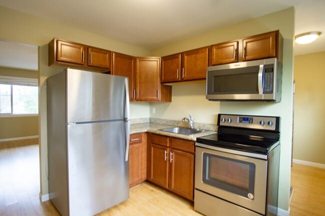 Foto del edificio - 2nd-Floor Corner 2-Bdr in St. Johns Ready Mid-March!