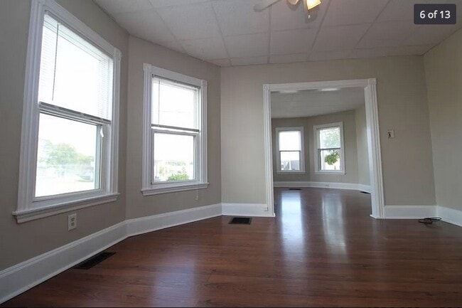 Building Photo - 1060 Forest Ave