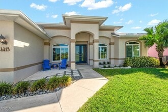 Building Photo - 4413 SW 26th Ct