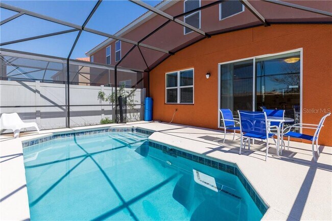 Building Photo - 900 Las Fuentes Dr