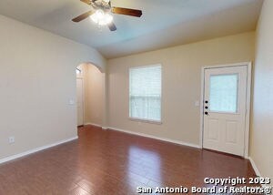 Foto del edificio - 661 Creekside Cir