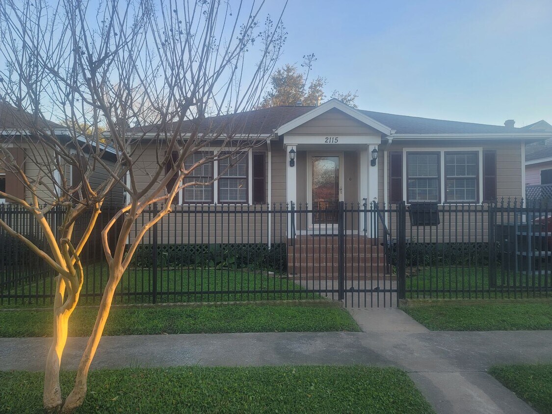 Primary Photo - Single Family 1300+ square foot East End Home